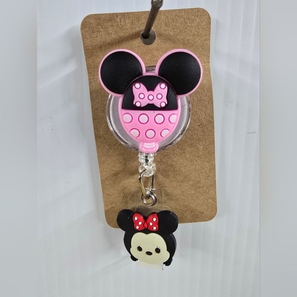 Disney Minnie Mouse Badge Reel